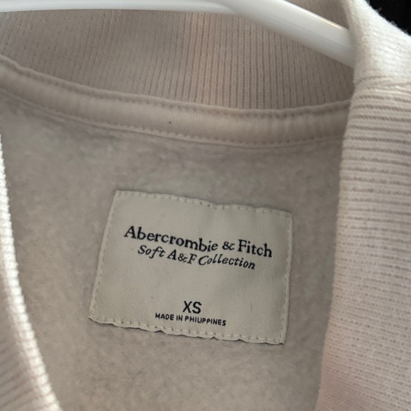 Abercrombie and Fitch Soft AF crew neck - Picture 2 of 2